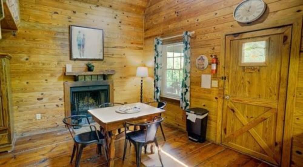 Paradise Cabins, Resort & Spa