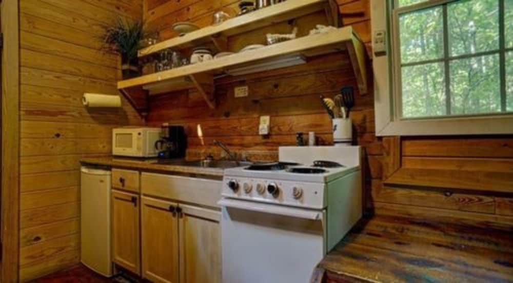 Paradise Cabins, Resort & Spa