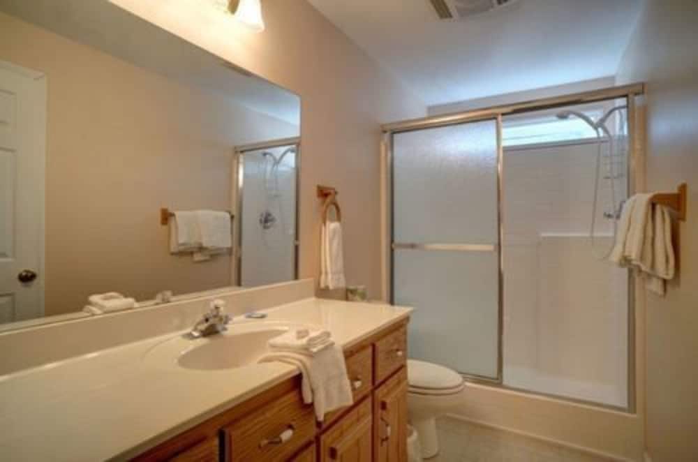 Paradise Cabins, Resort & Spa