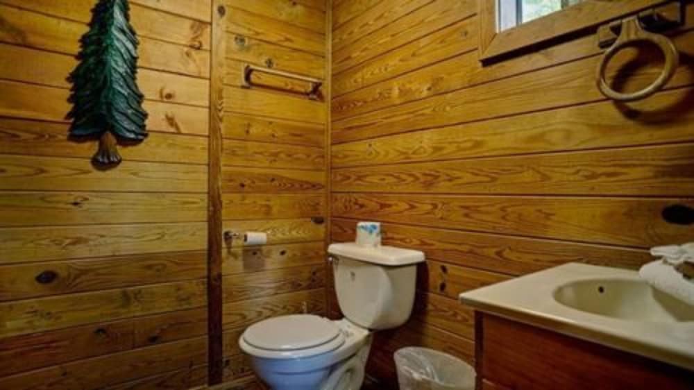 Paradise Cabins, Resort & Spa