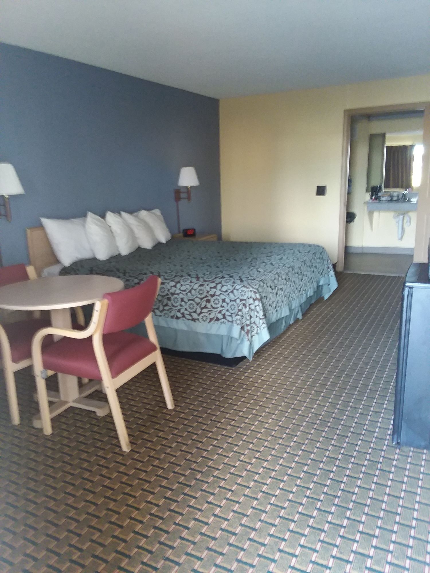 Days Inn by Wyndham Byron