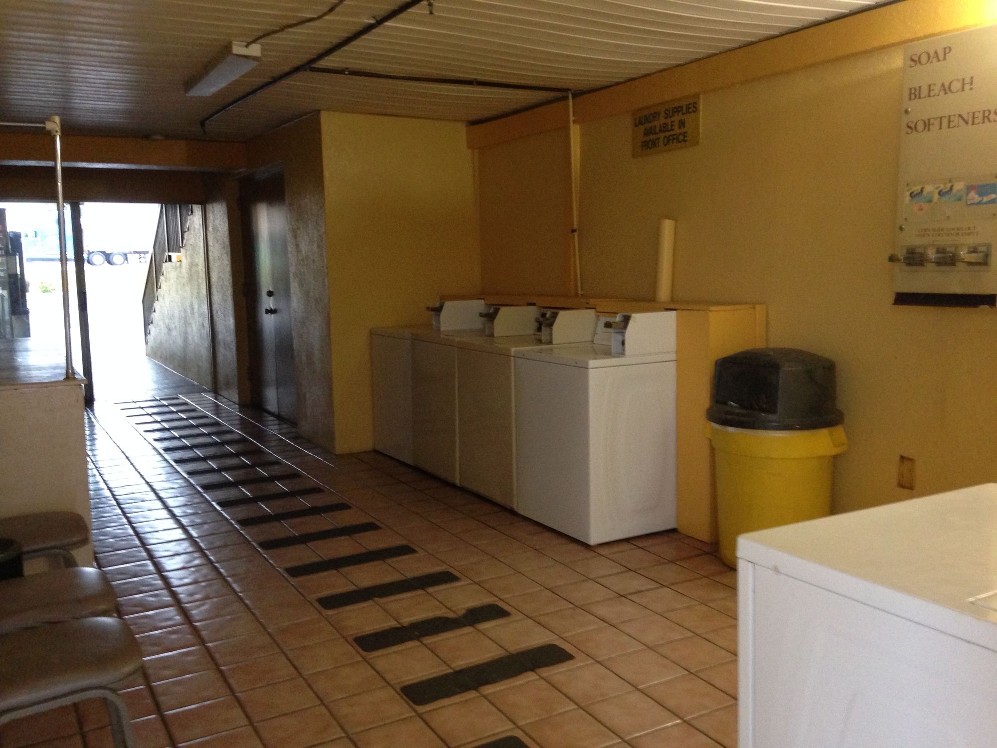 Days Inn by Wyndham Byron