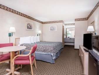 Days Inn by Wyndham Byron