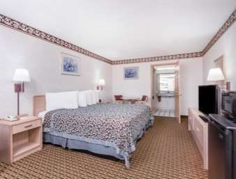 Days Inn by Wyndham Byron