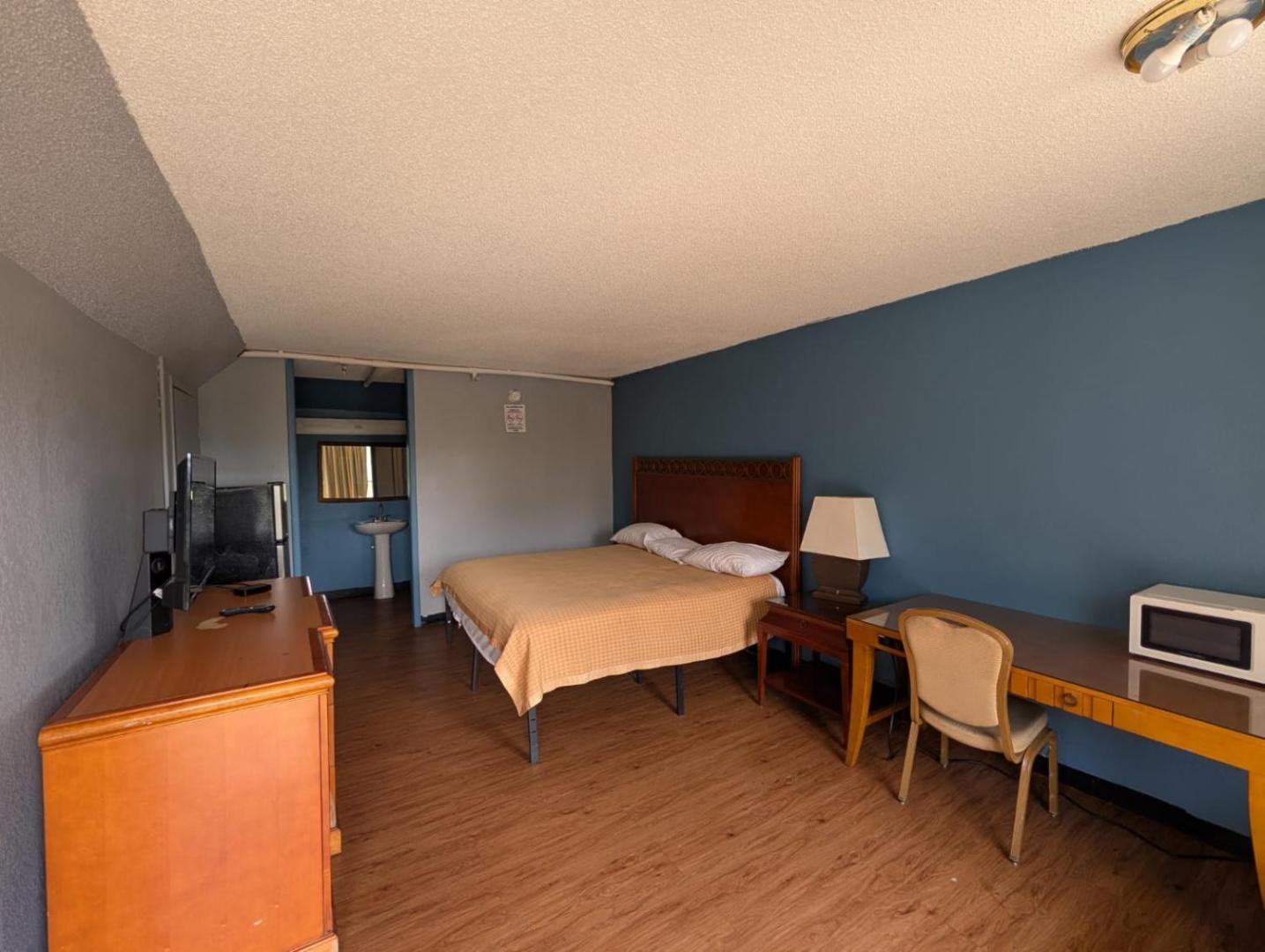 OYO Hotel Catersville GA