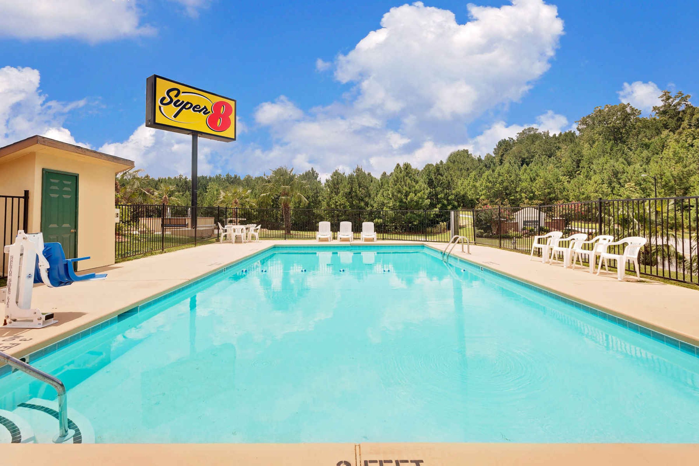 Super 8 by Wyndham Cartersville