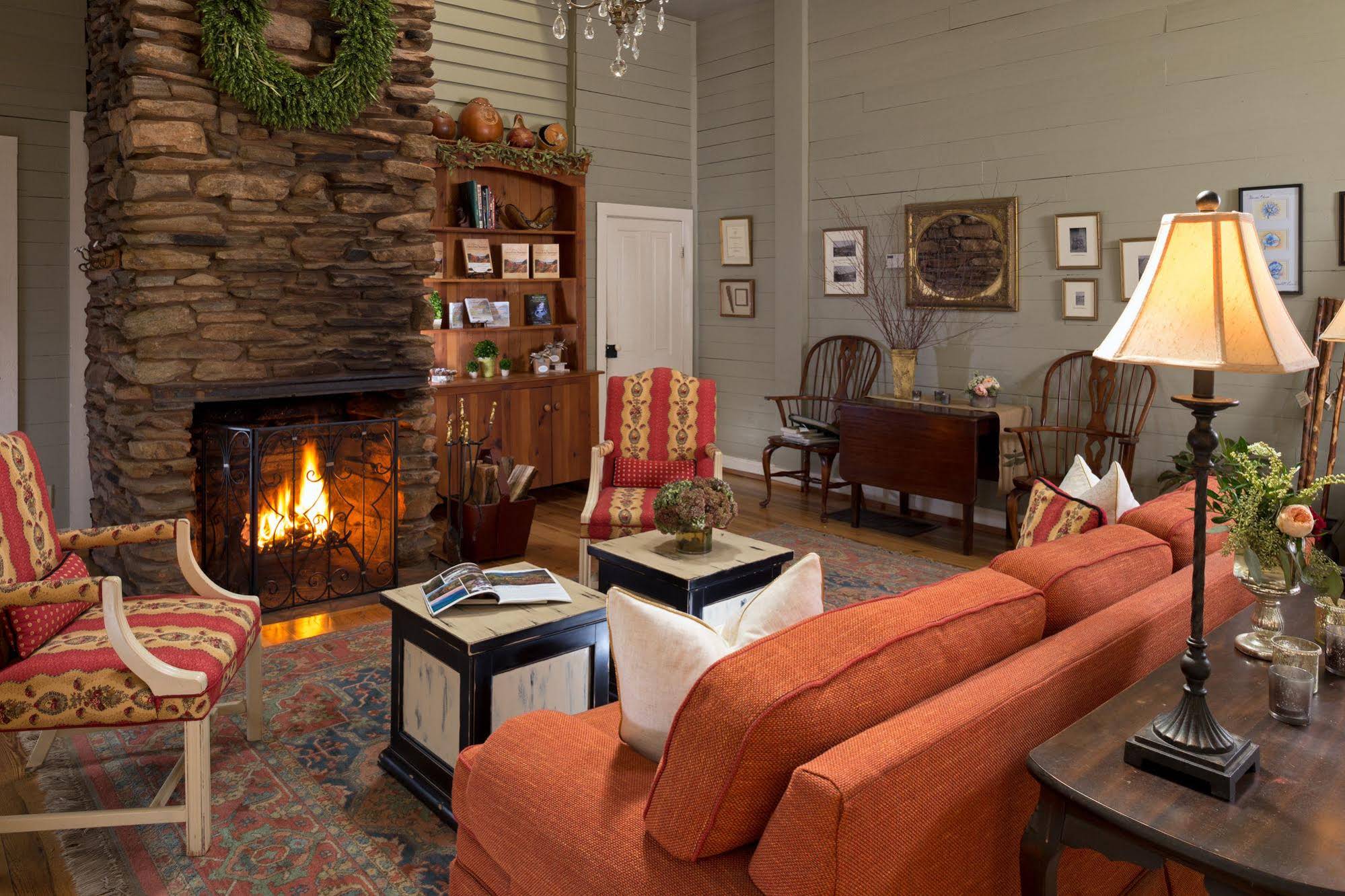 Glen-Ella Springs Inn & Restaurant