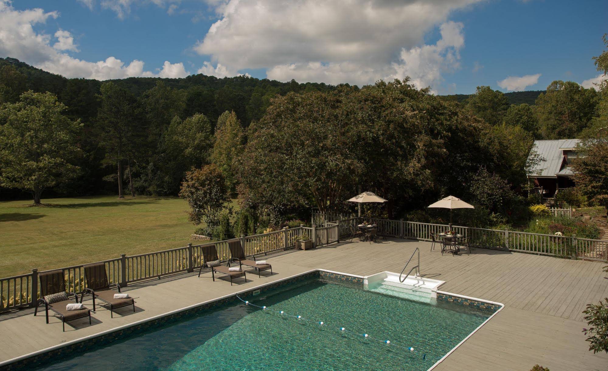 Glen-Ella Springs Inn & Restaurant