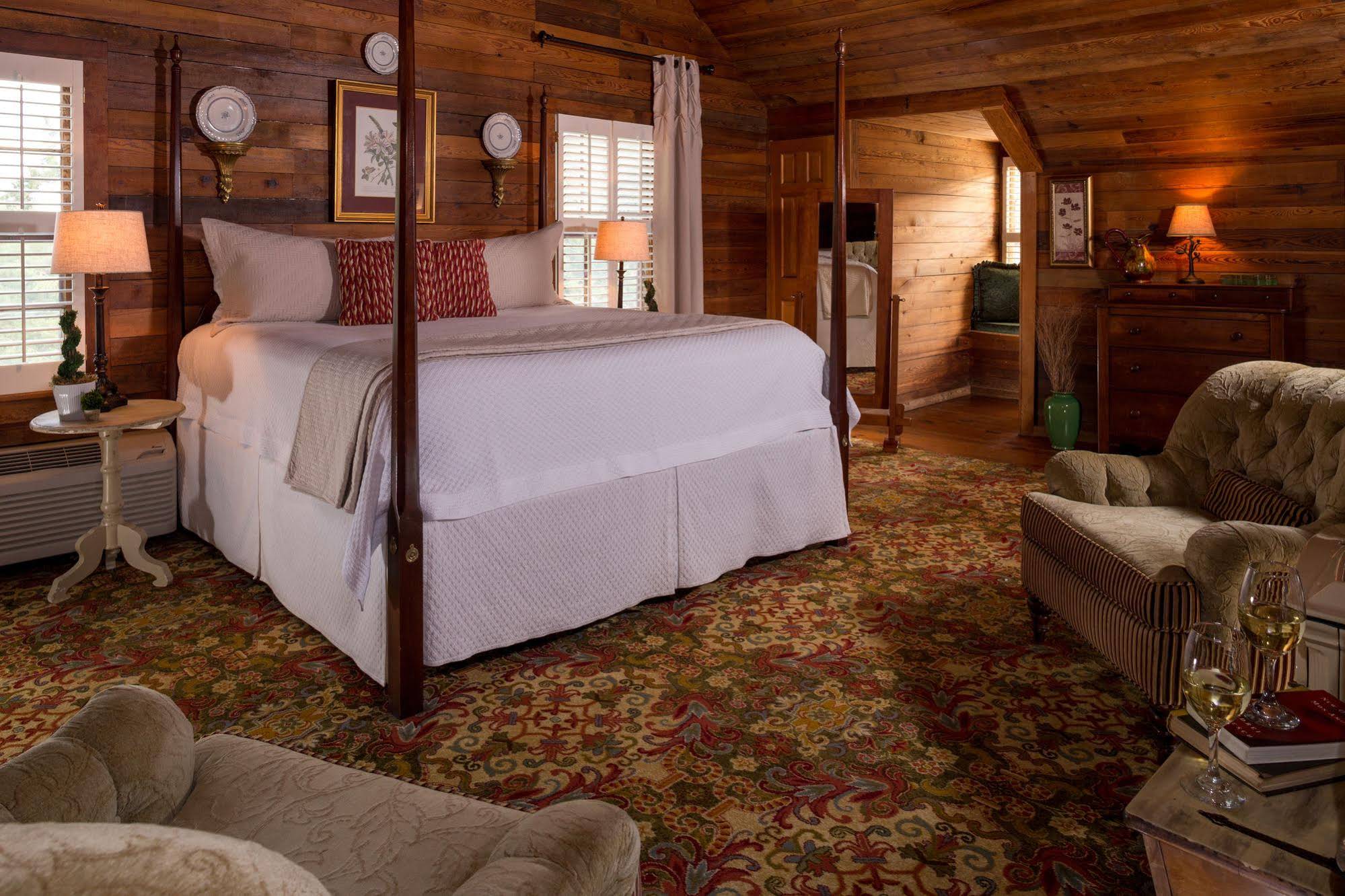 Glen-Ella Springs Inn & Restaurant