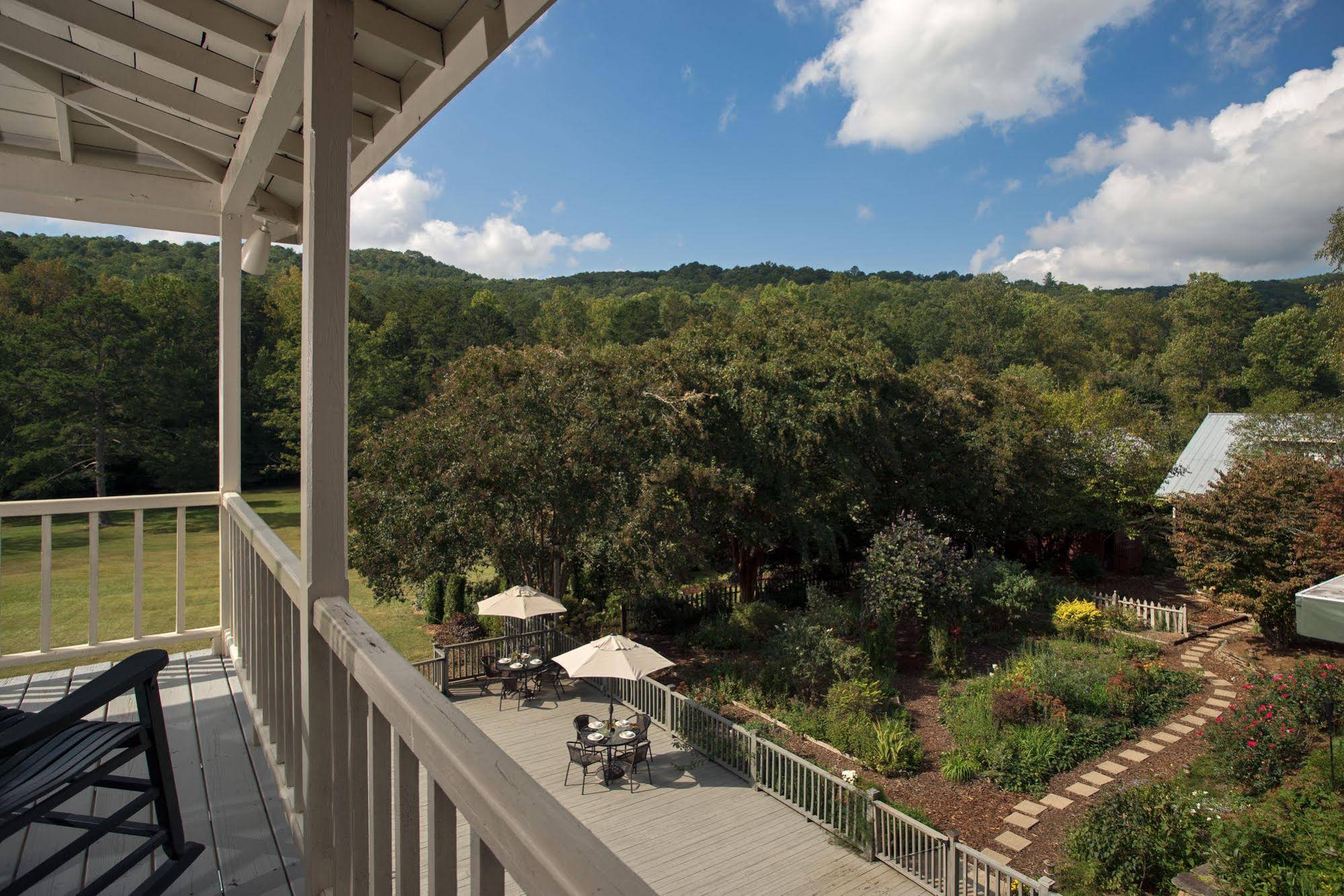 Glen-Ella Springs Inn & Restaurant