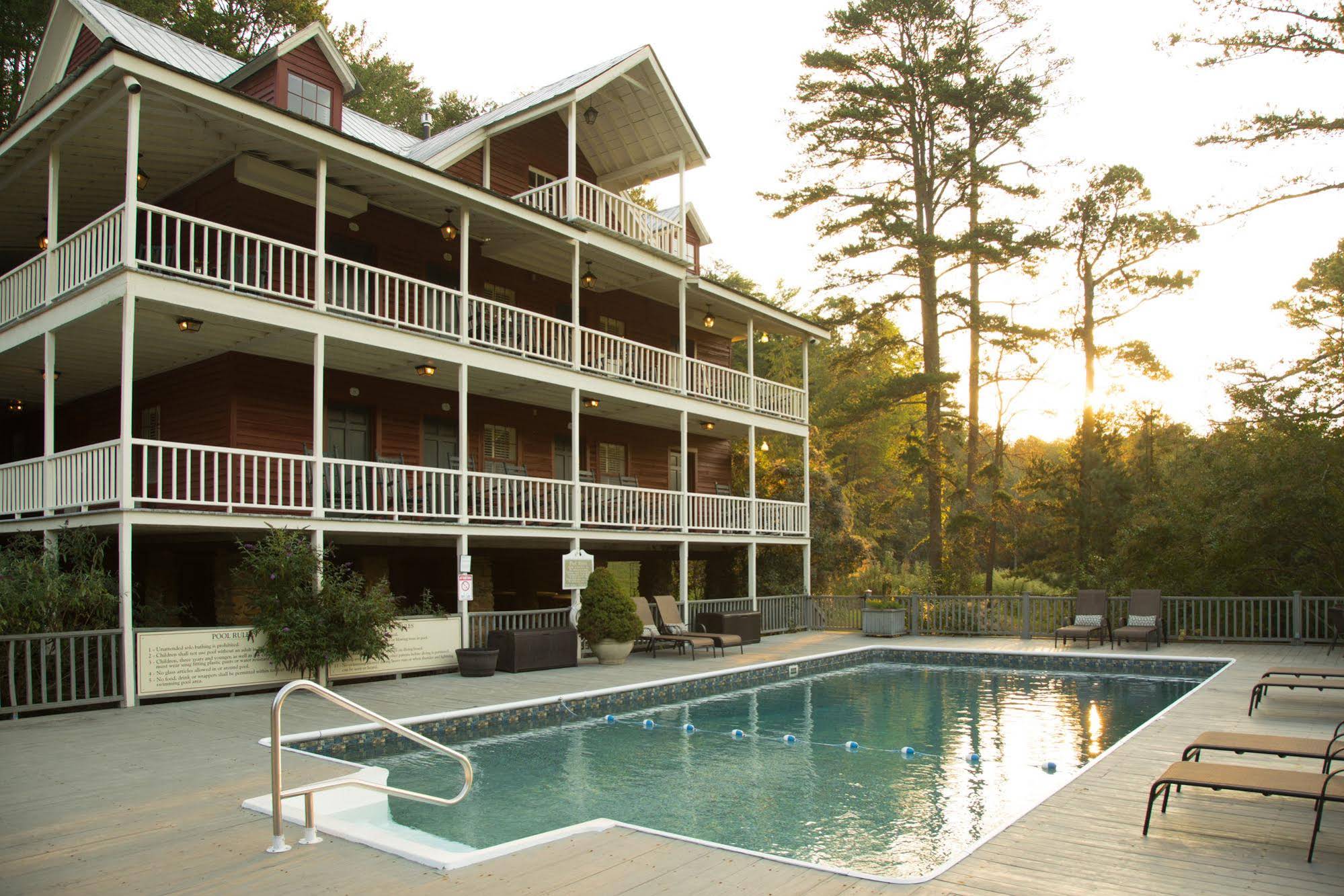 Glen-Ella Springs Inn & Restaurant