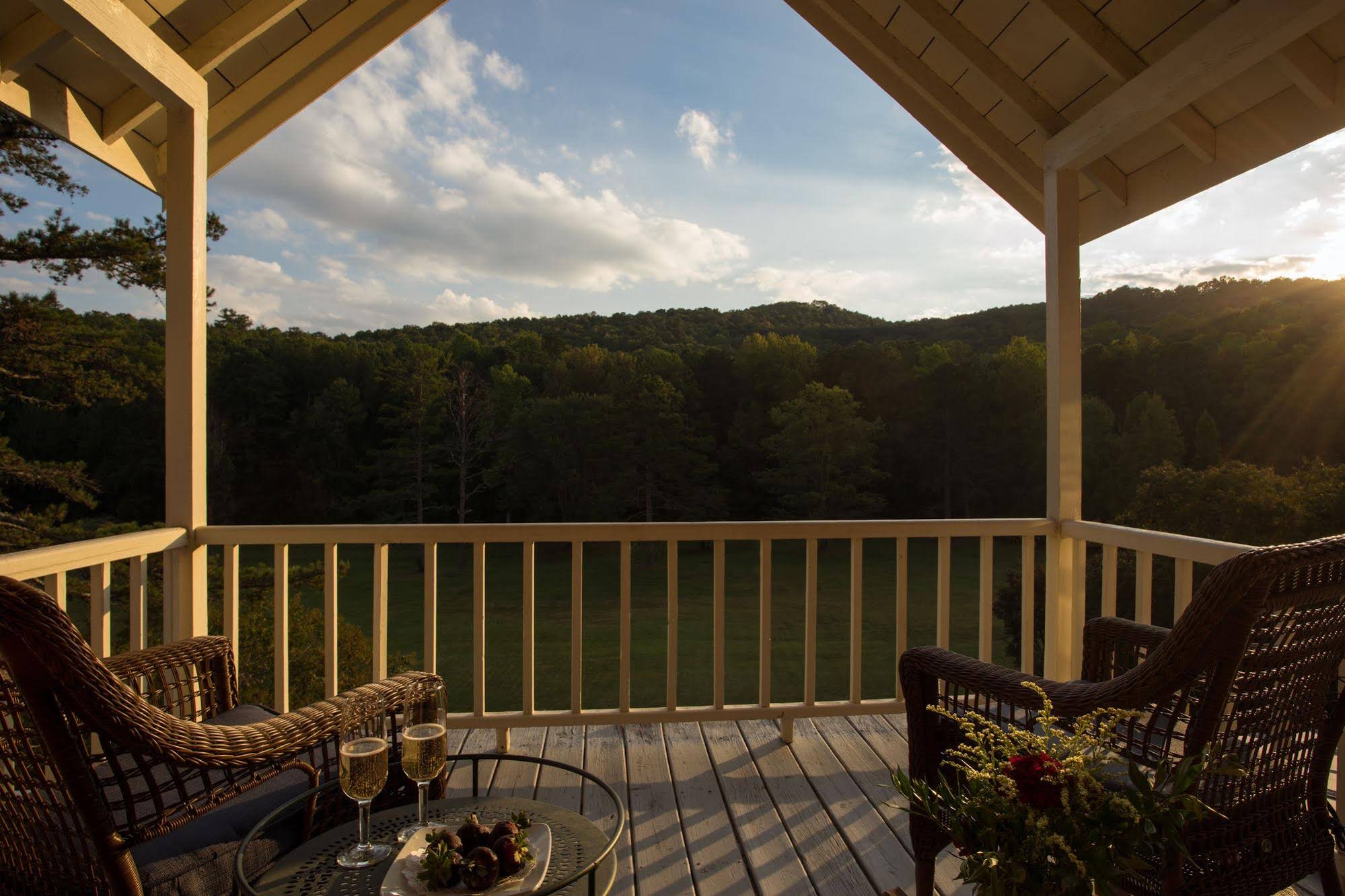 Glen-Ella Springs Inn & Restaurant