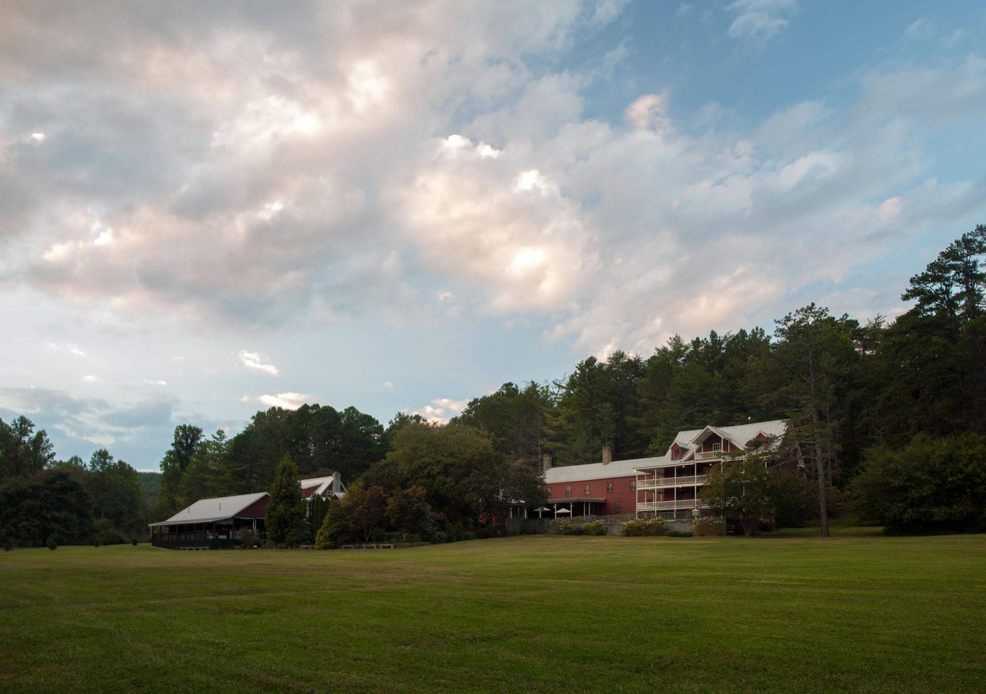 Glen-Ella Springs Inn & Restaurant
