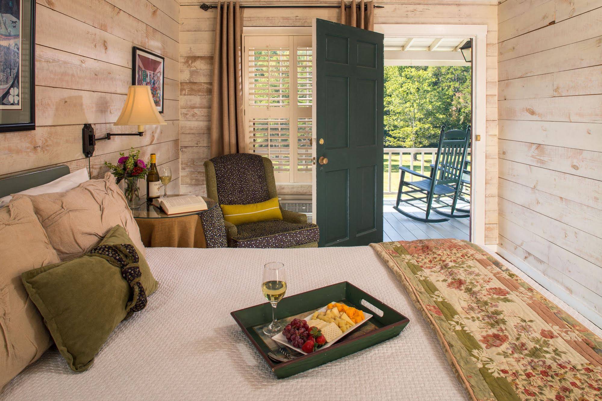 Glen-Ella Springs Inn & Restaurant