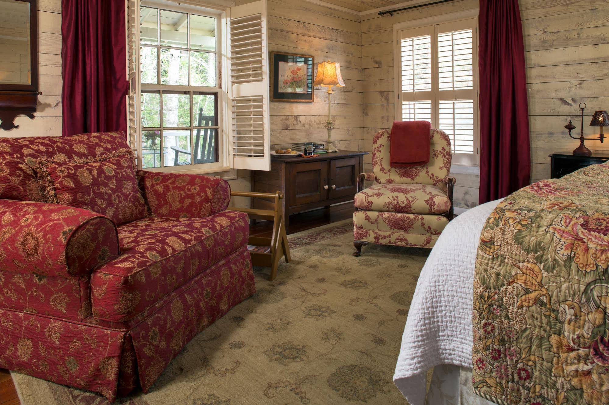 Glen-Ella Springs Inn & Restaurant