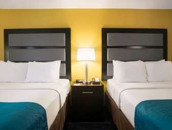 Days Inn & Suites by Wyndham Commerce