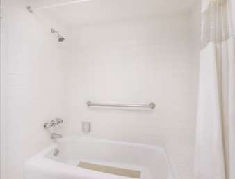 Howard Johnson by Wyndham Commerce GA