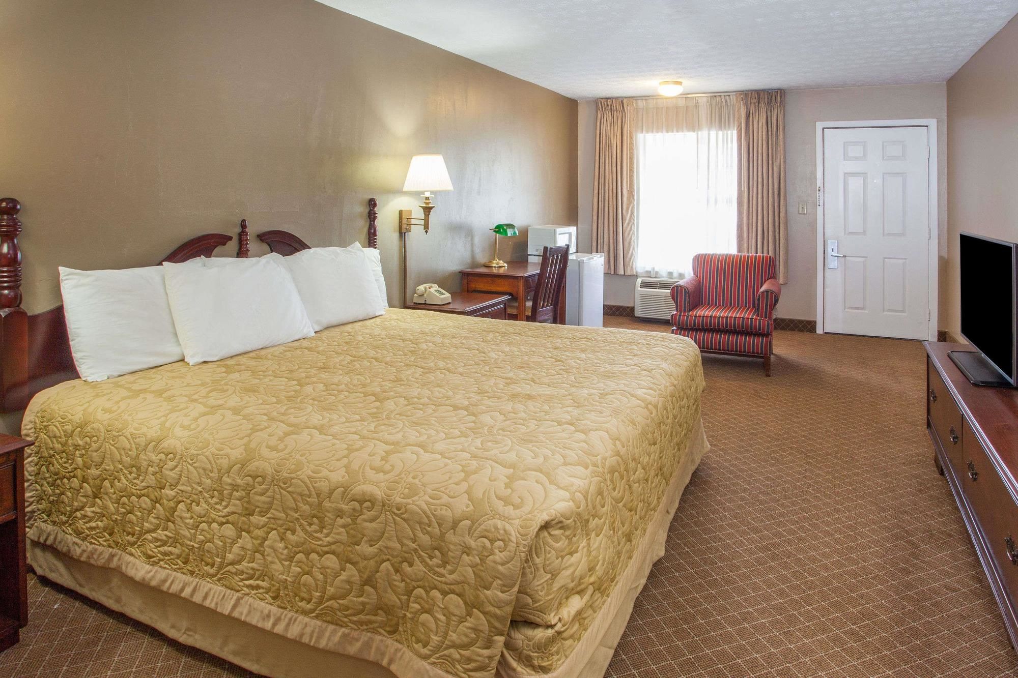 Super 8 by Wyndham Covington