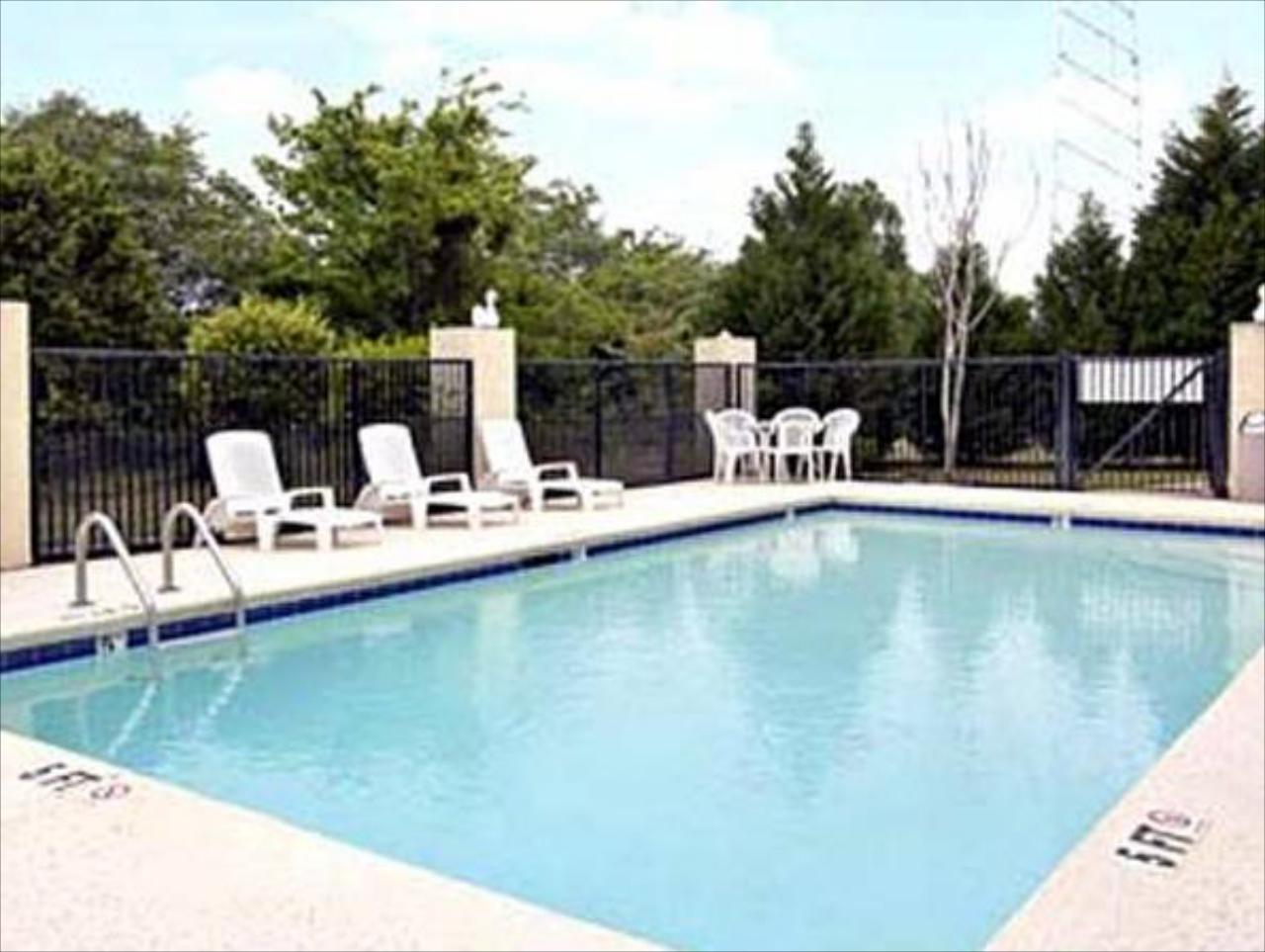 Rodeway Inn East Dublin