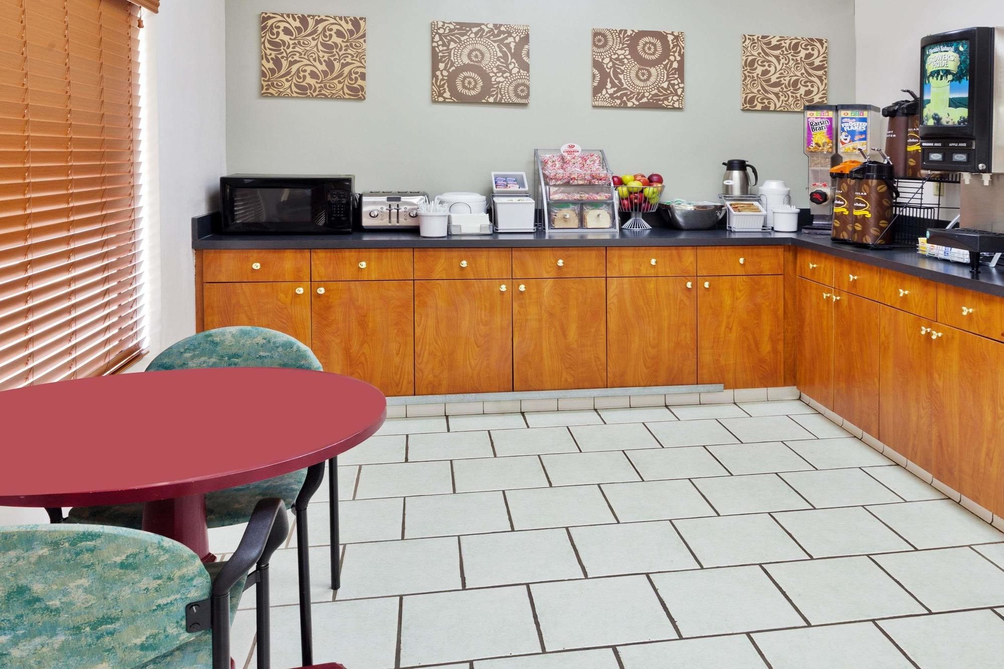 Super 8 by Wyndham Ft. Oglethorpe GA/Chatt TN Area