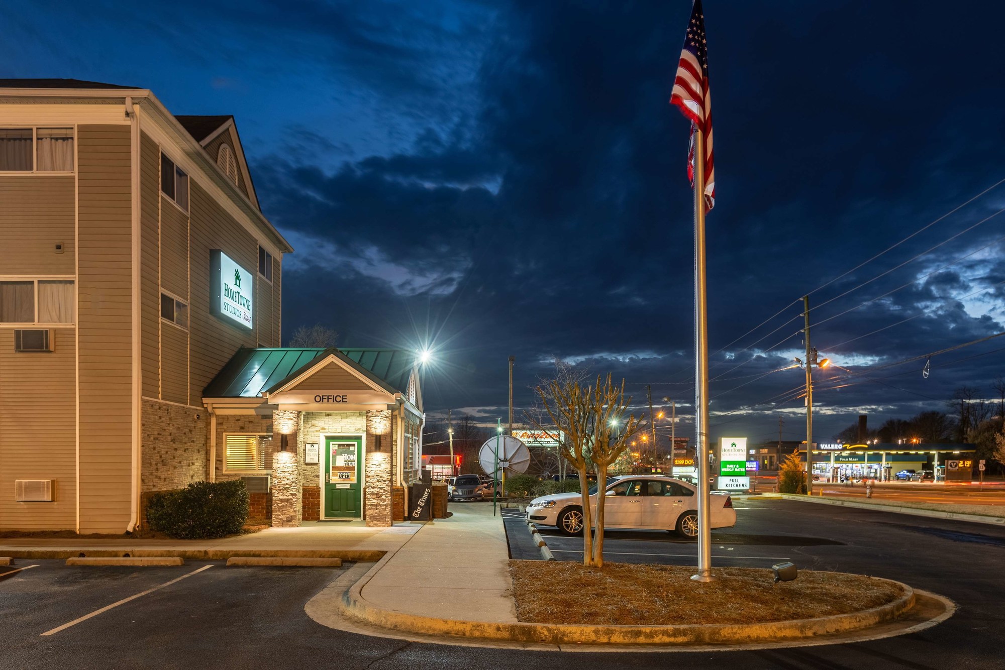 HomeTowne Studios Gainesville, GA