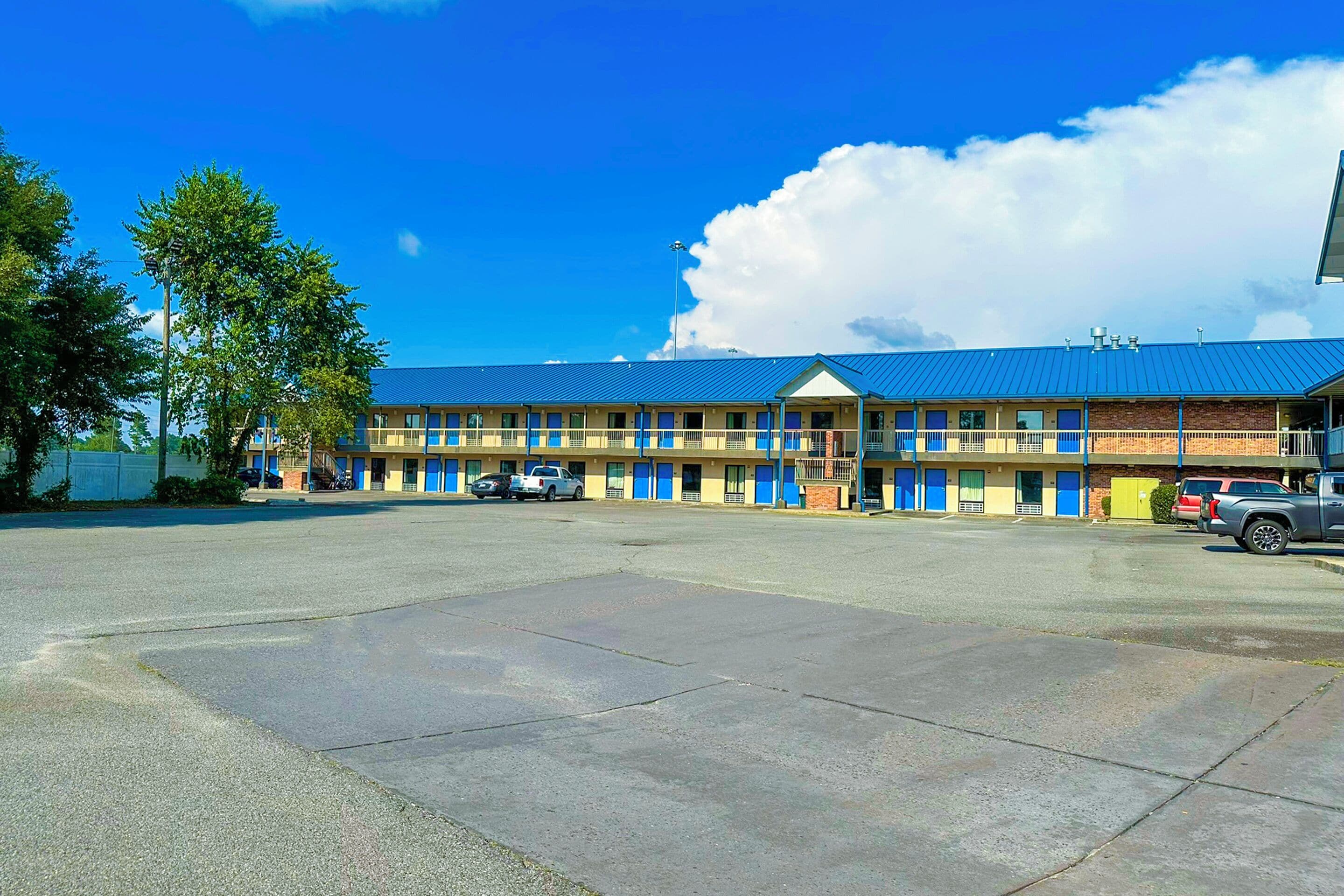 Hahira Inn By OYO near Valdosta