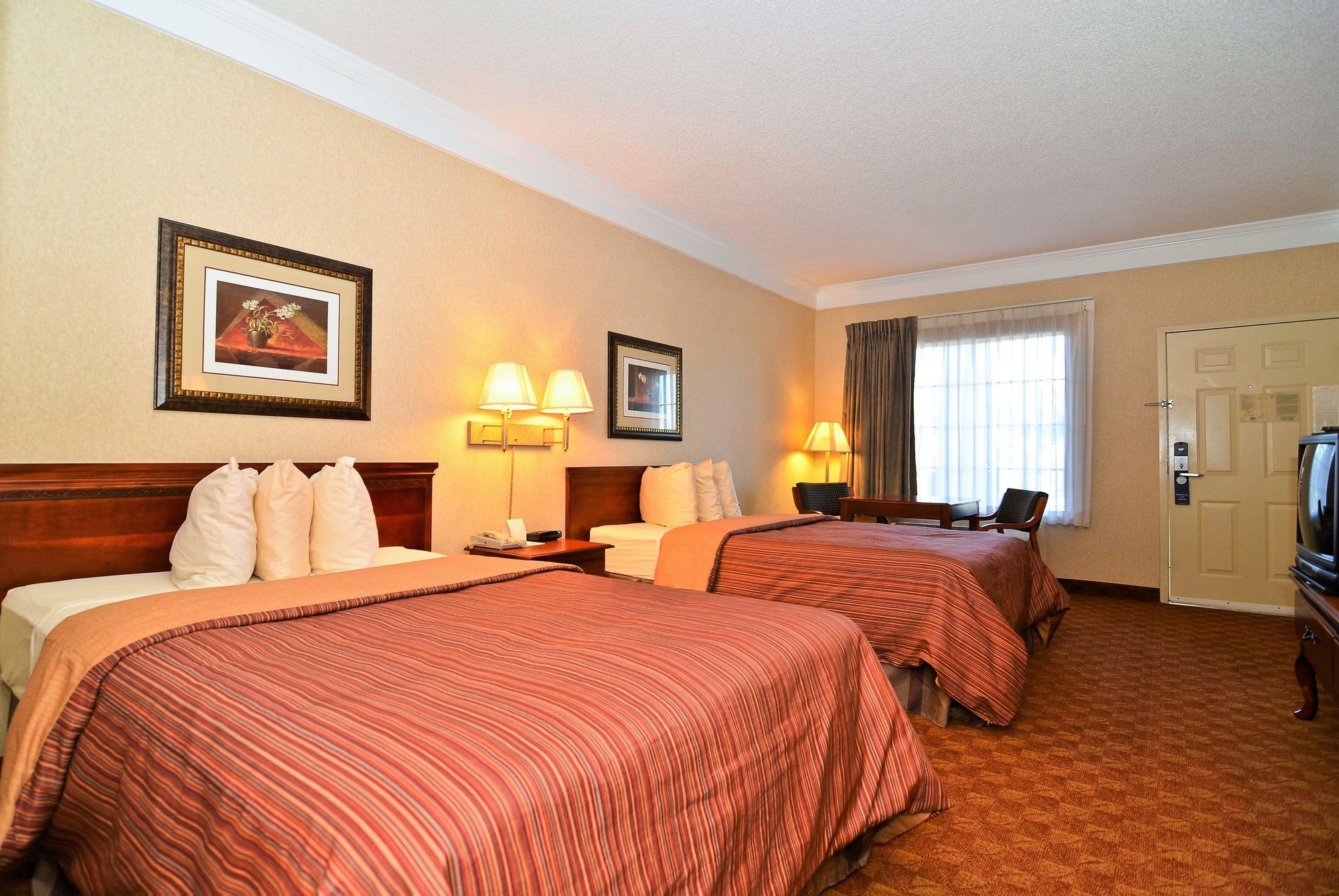 Peach State Inn & Suites