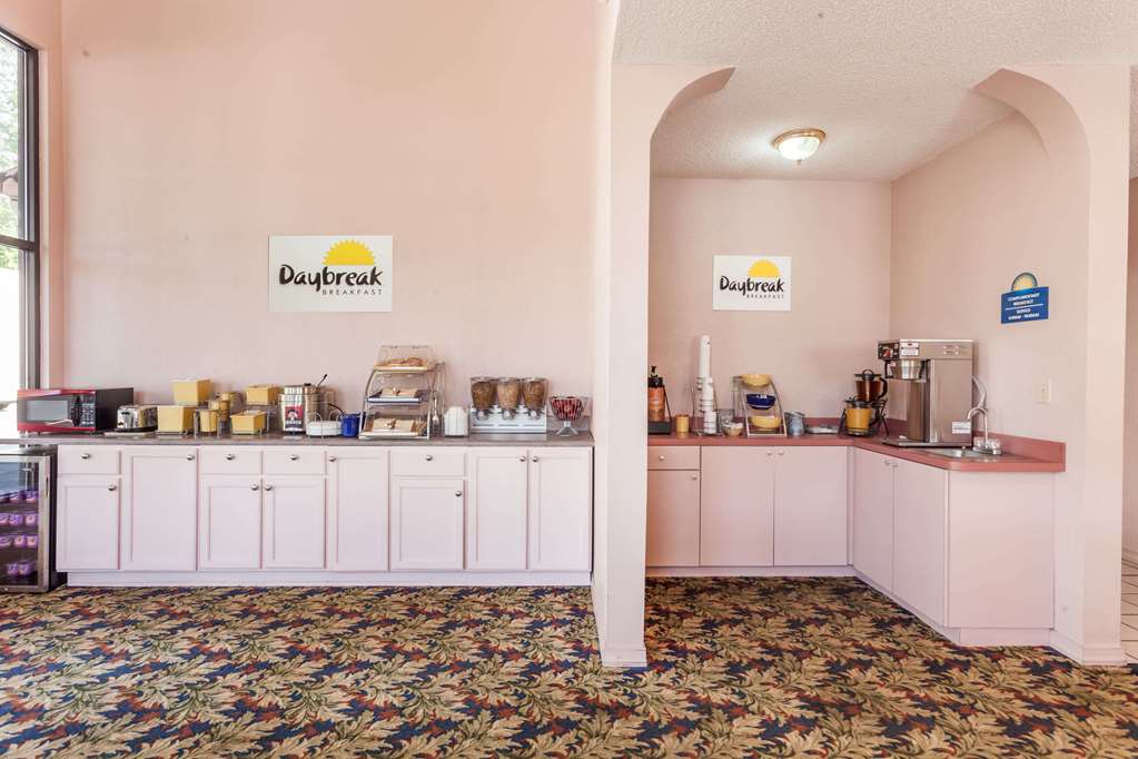 Days Inn by Wyndham Jackson