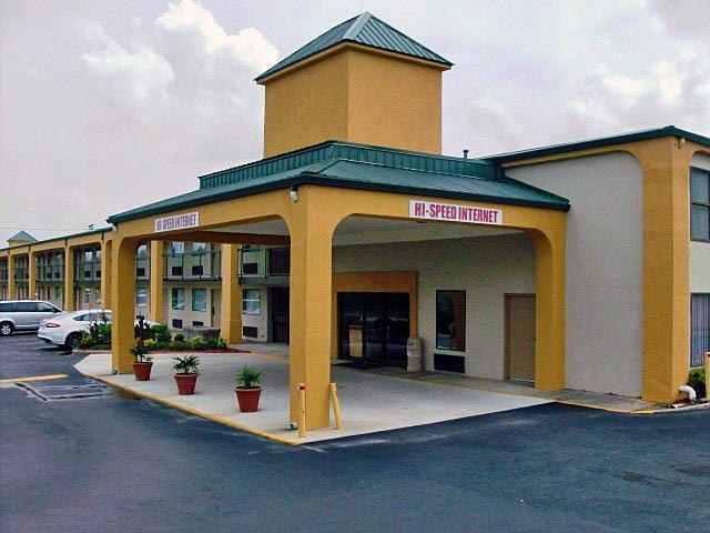 Rodeway Inn & Suites