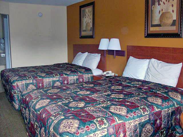 Rodeway Inn & Suites