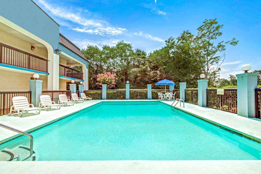 Baymont by Wyndham McDonough