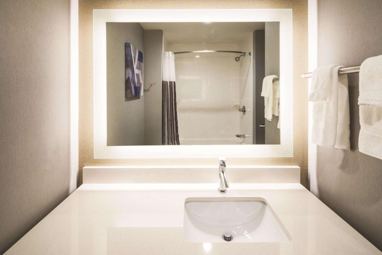 La Quinta Inn & Suites by Wyndham McDonough