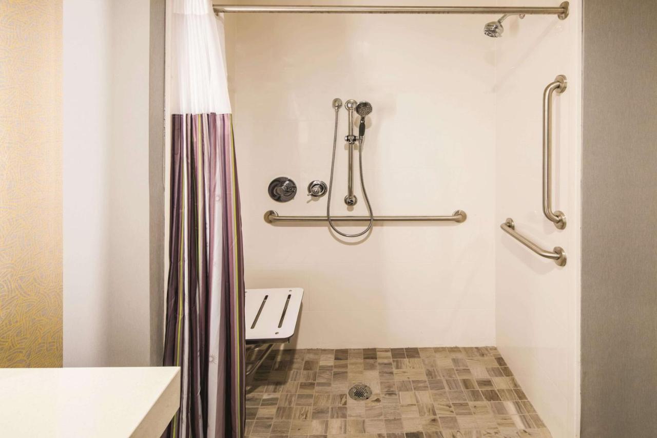 La Quinta Inn & Suites by Wyndham McDonough
