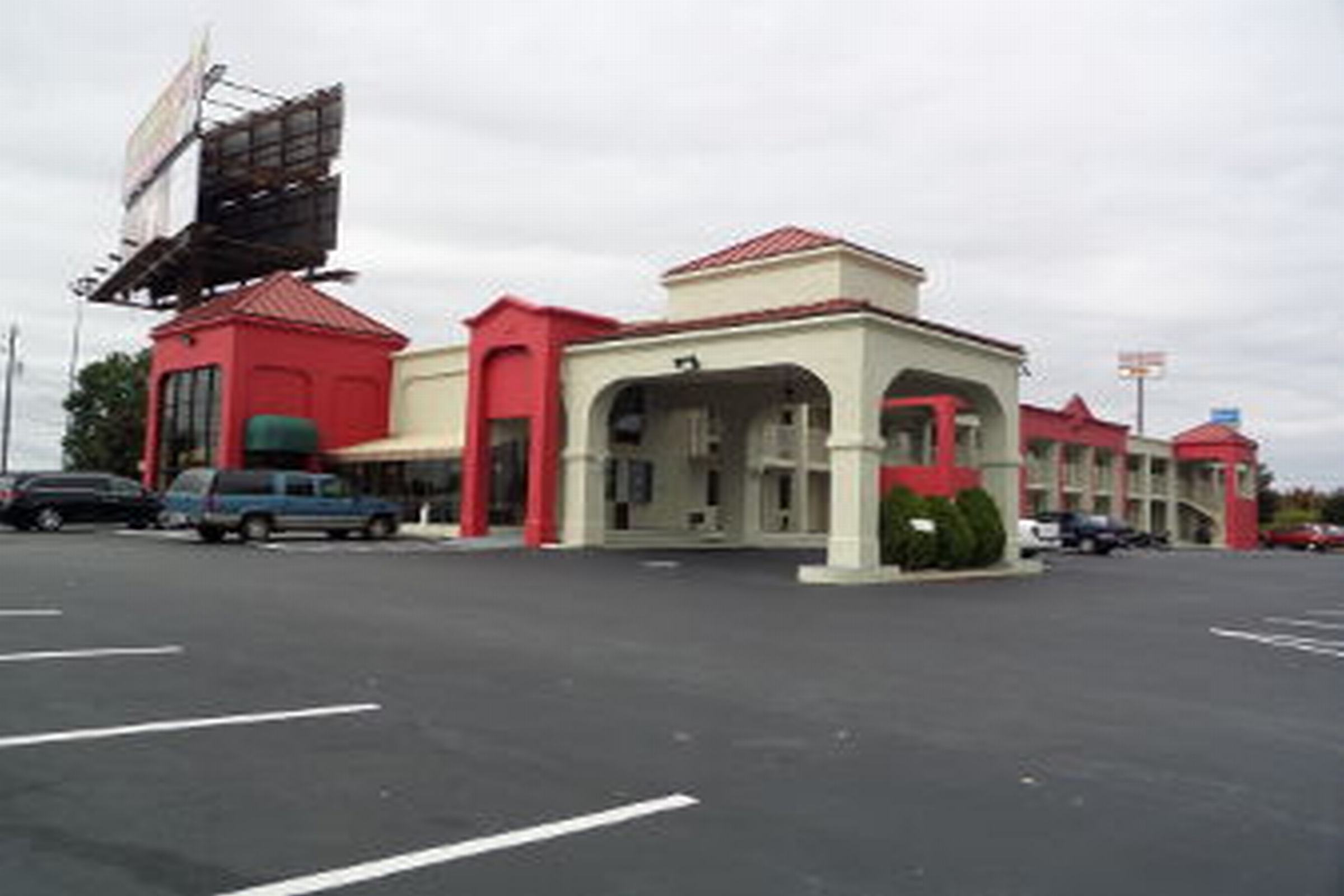 Clarion Pointe McDonough