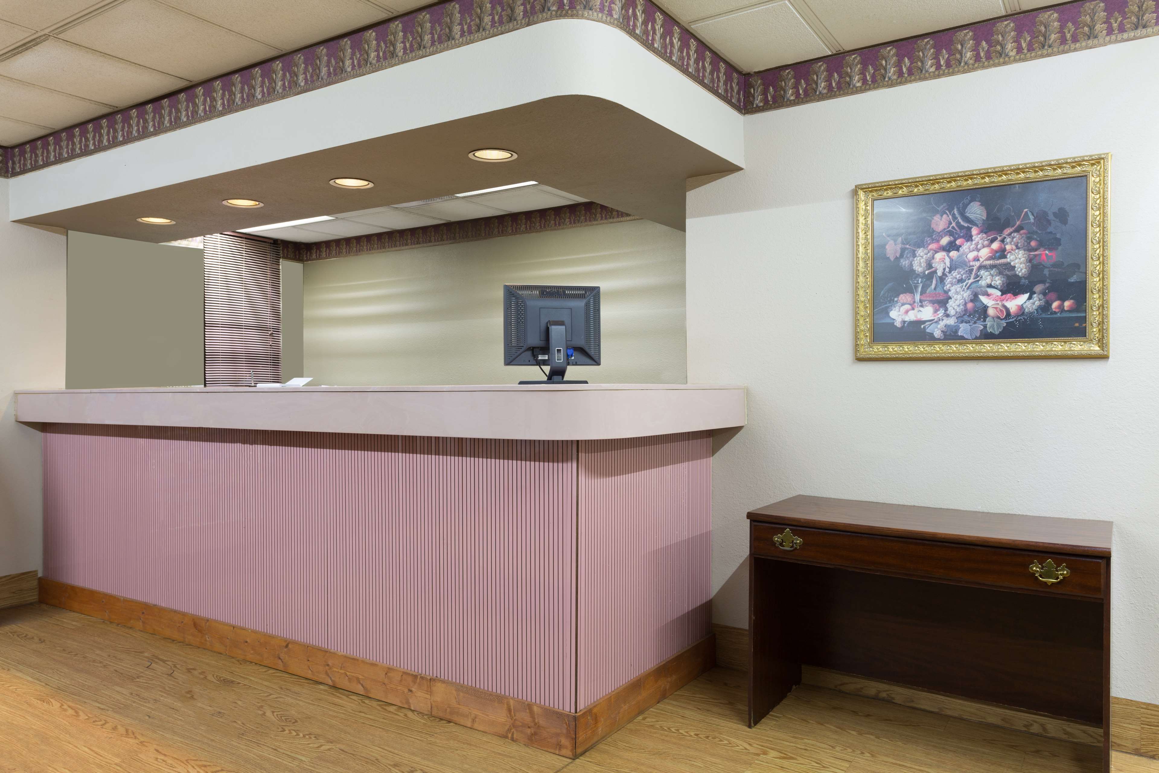 Red Carpet Inn & Suites