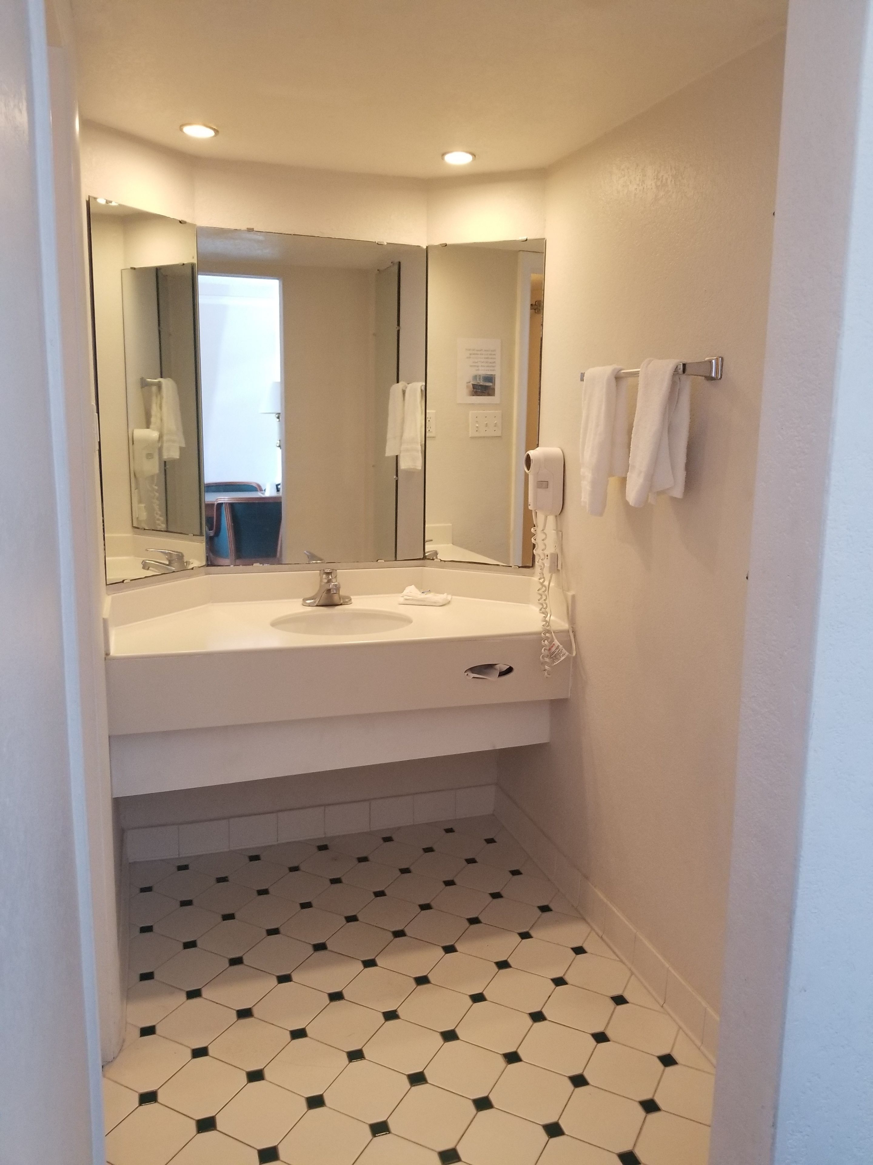 Horizon Inn & Suites