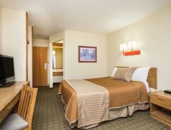 Travelodge by Wyndham Perry GA