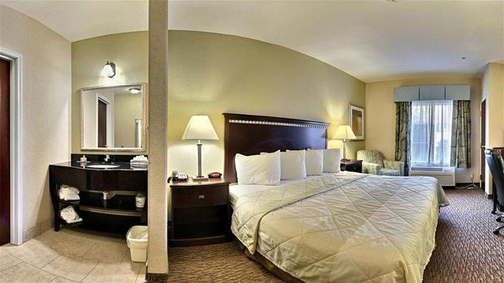 Magnolia Inn & Suites