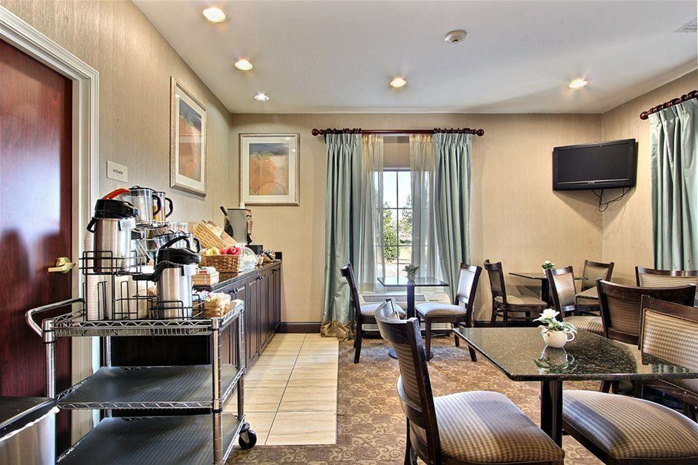 Magnolia Inn & Suites