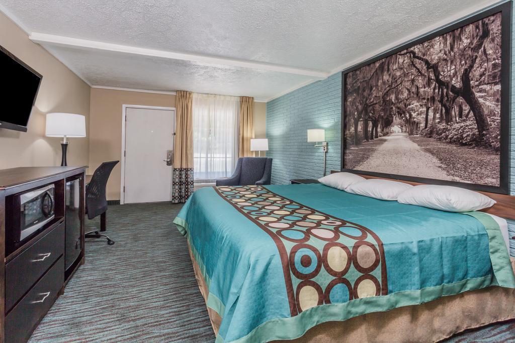 Red Roof Inn Savannah - Richmond Hill/ I-95