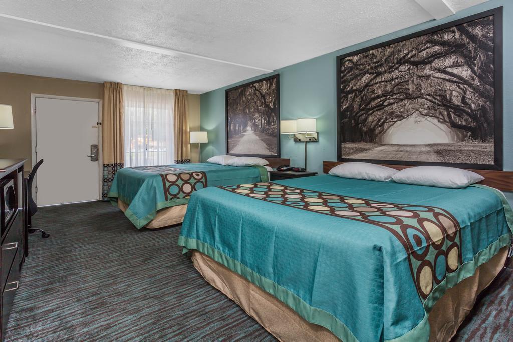 Red Roof Inn Savannah - Richmond Hill/ I-95