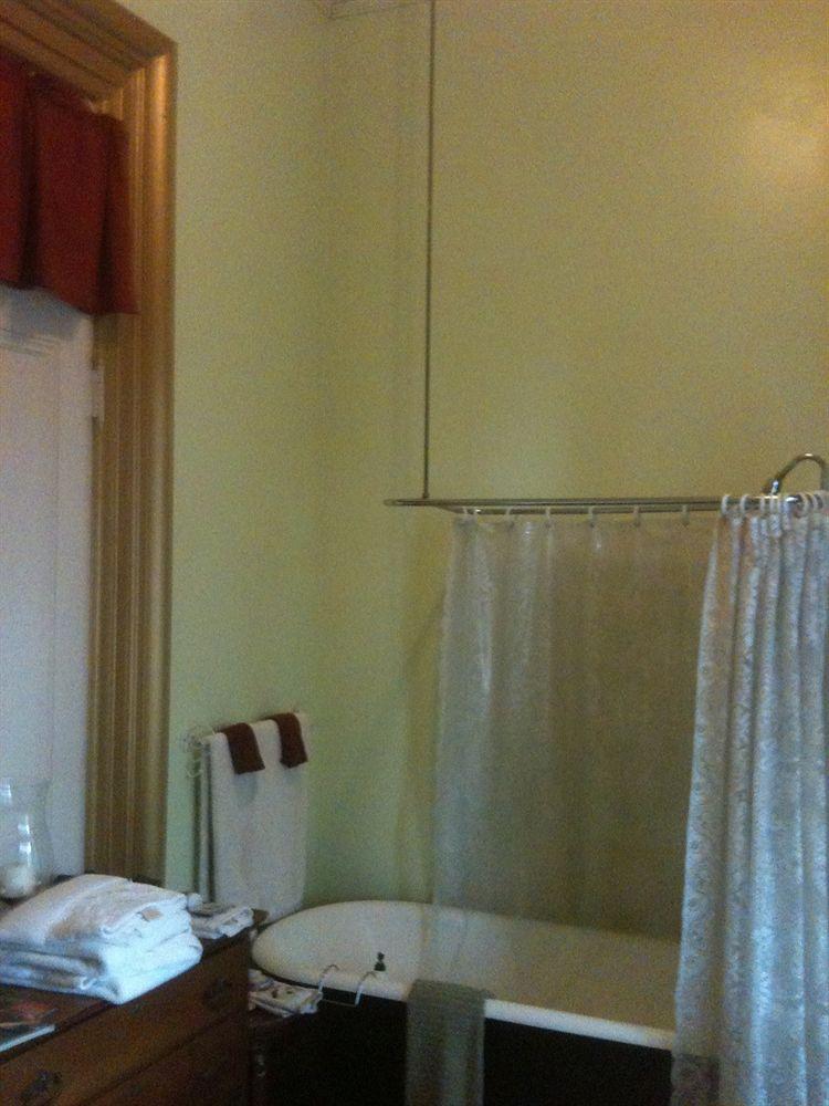 Claremont House Bed & Breakfast