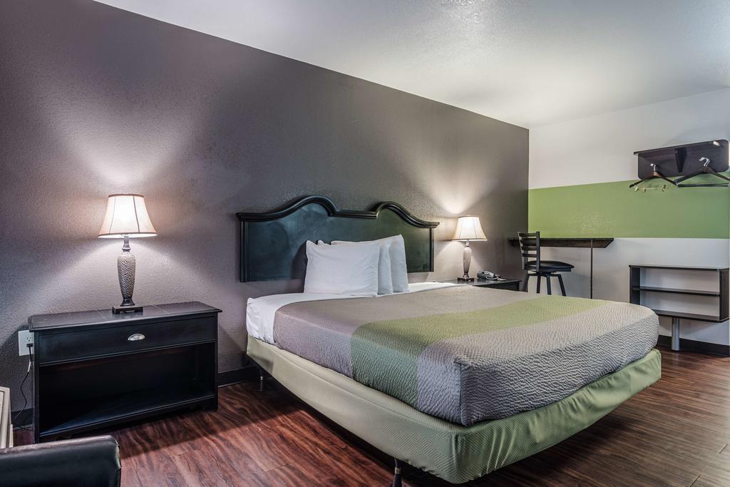 Studio 6 Skytop Rome