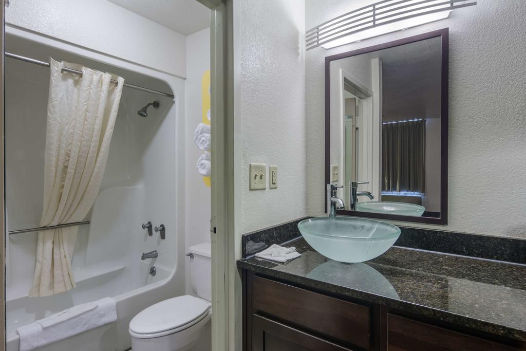 Studio 6 Skytop Rome