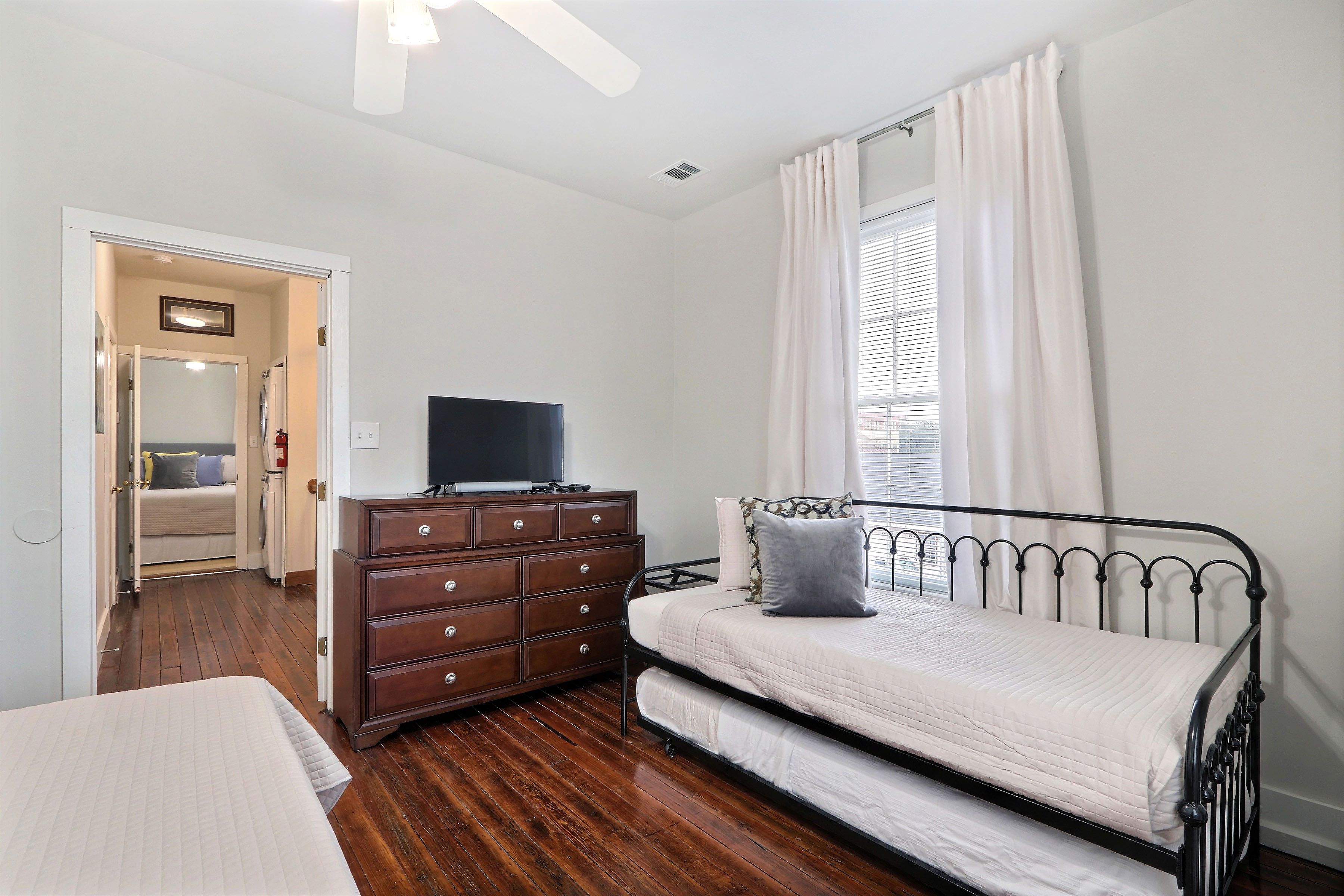 Gallery Stays - Pop Collection