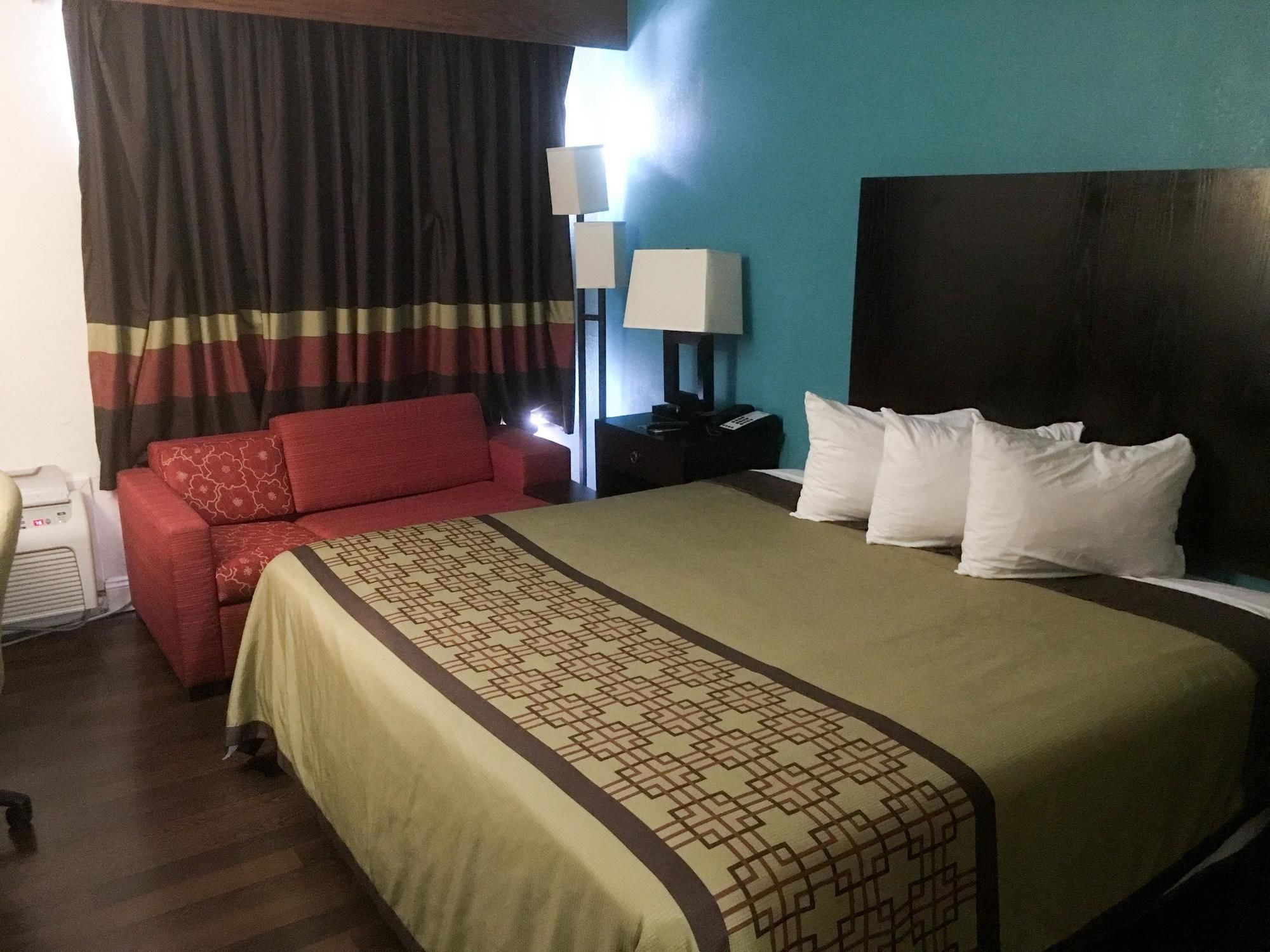 Days Inn by Wyndham Thomson