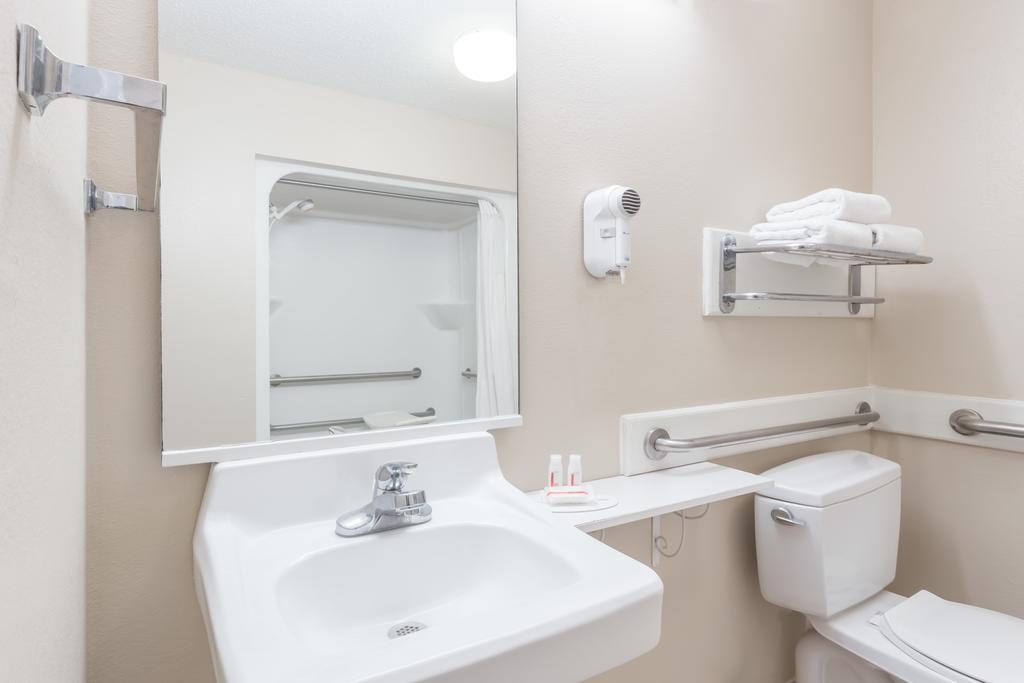 Spark by Hilton Tifton