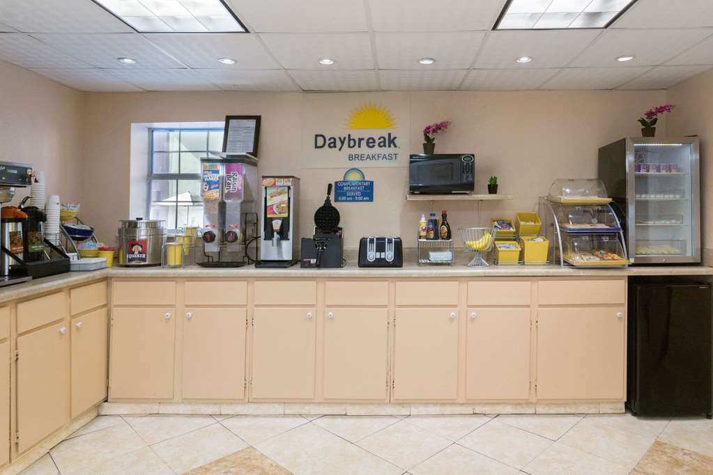 Days Inn by Wyndham Waycross