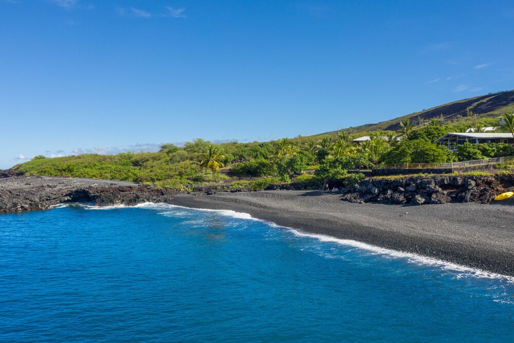 Big Island Kona Dreams by Coldwell Banker Island Vacations