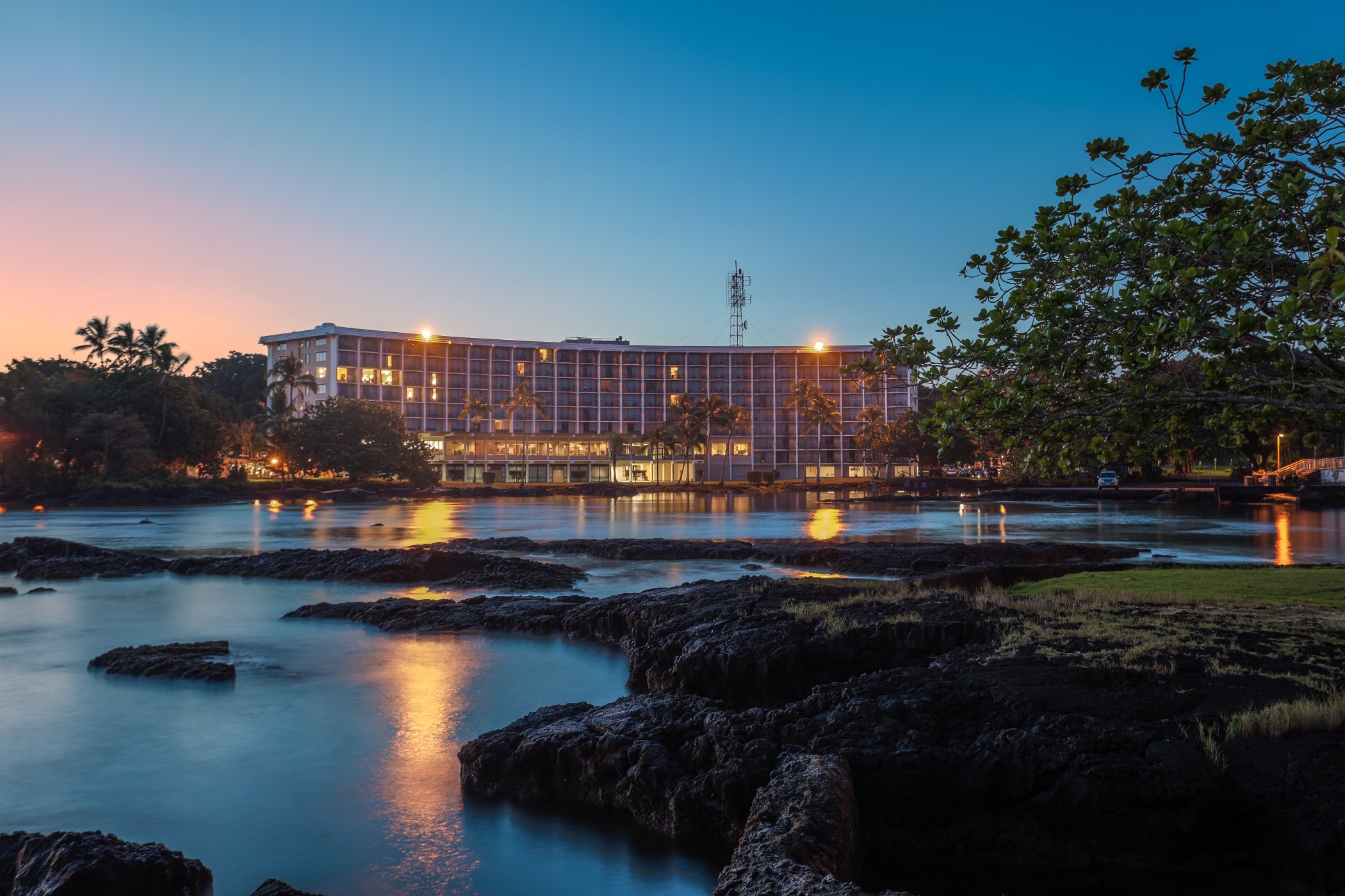 Hilo Hawaiian Hotel, Trademark Collection by Wyndham